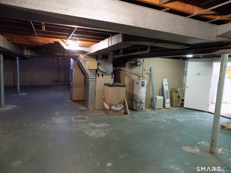 More Photos Of 85 Beleden Gardens Dr, Bristol Medical For Sale