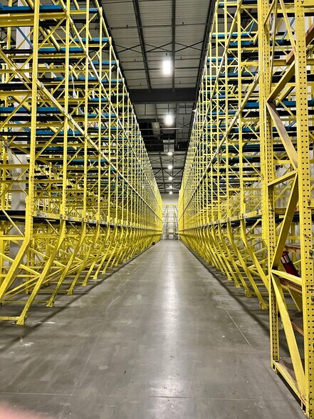 More Photos Of 200 Interstate Blvd, Edgerton Distribution For Lease