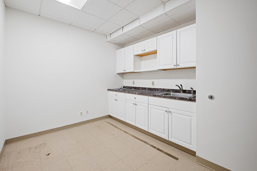 More Photos Of 344 Main St, Mount Kisco Medical For Lease