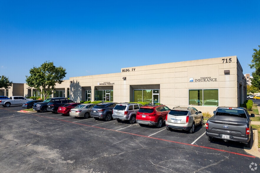 More Photos Of 715 Discovery Blvd, Cedar Park Unknown For Lease