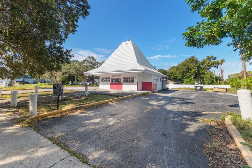 Primary Photo Of 811 Dr. Martin Luther King Jr St S, Saint Petersburg Fast Food For Sale