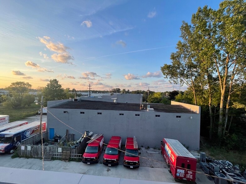 More Photos Of 711 W Bagley Rd, Berea Unknown For Lease