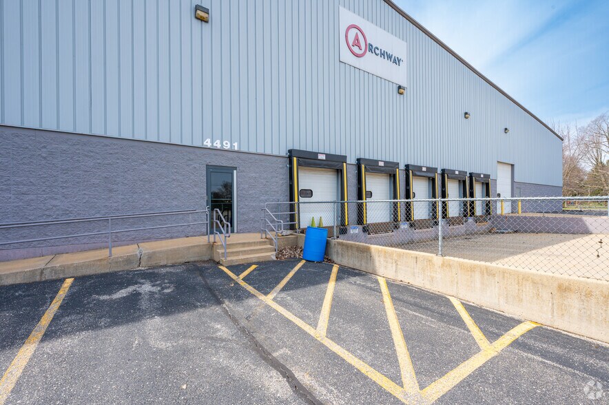 More Photos Of 4491 Mayflower Rd, South Bend Warehouse For Lease