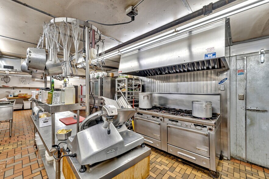 More Photos Of 1908 Old Route 17, Roscoe Restaurant For Sale