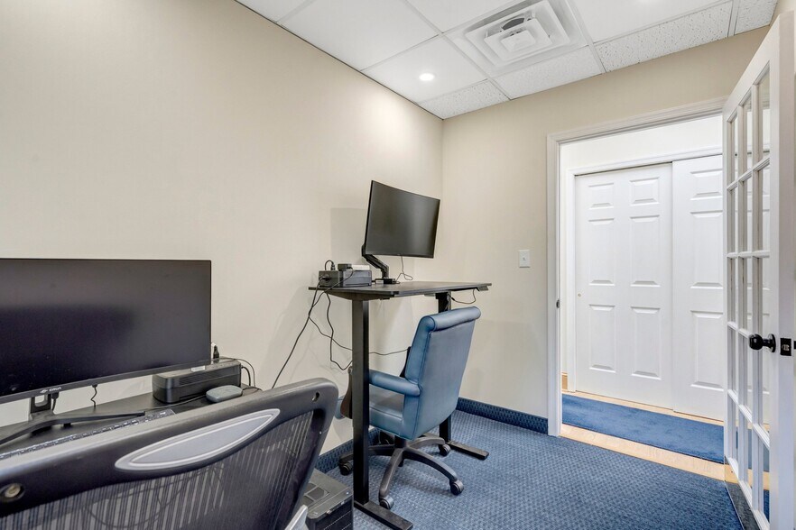 More Photos Of 10525 Braddock Rd, Fairfax Medical For Sale