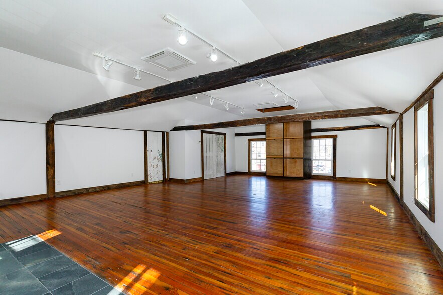 More Photos Of 2404 Salt Point Tpke, Clinton Corners Office For Lease