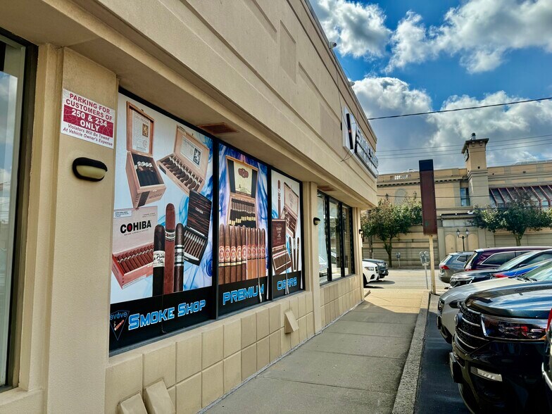 More Photos Of 234 Jericho Tpke, Mineola Storefront Retail Office For Lease