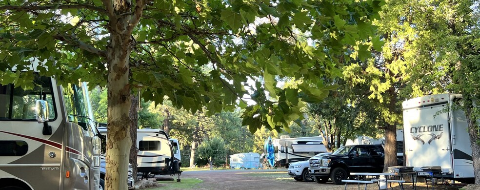 Primary Photo Of 27535 Edgewood Rd, Weed Trailer Camper Park For Sale