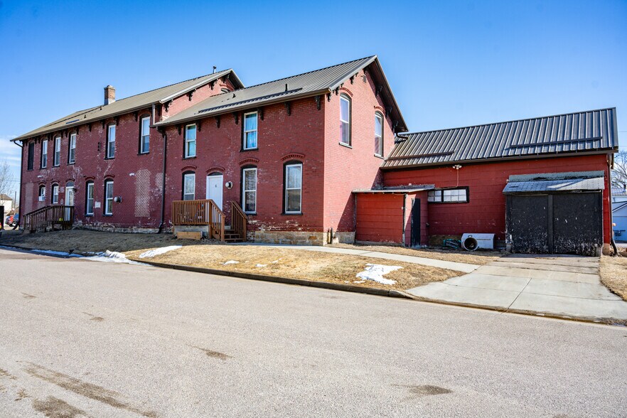 More Photos Of 115 W Pearl St, New Lisbon Apartments For Sale