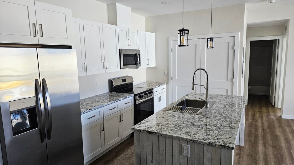 More Photos Of 700 Red Table dr, Gypsum Apartments For Sale