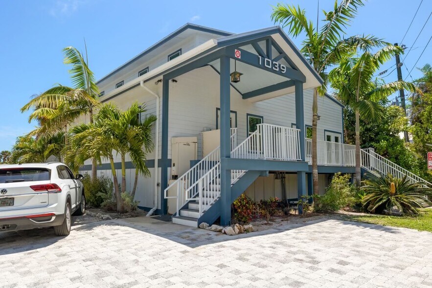 More Photos Of , Sanibel General Retail For Sale