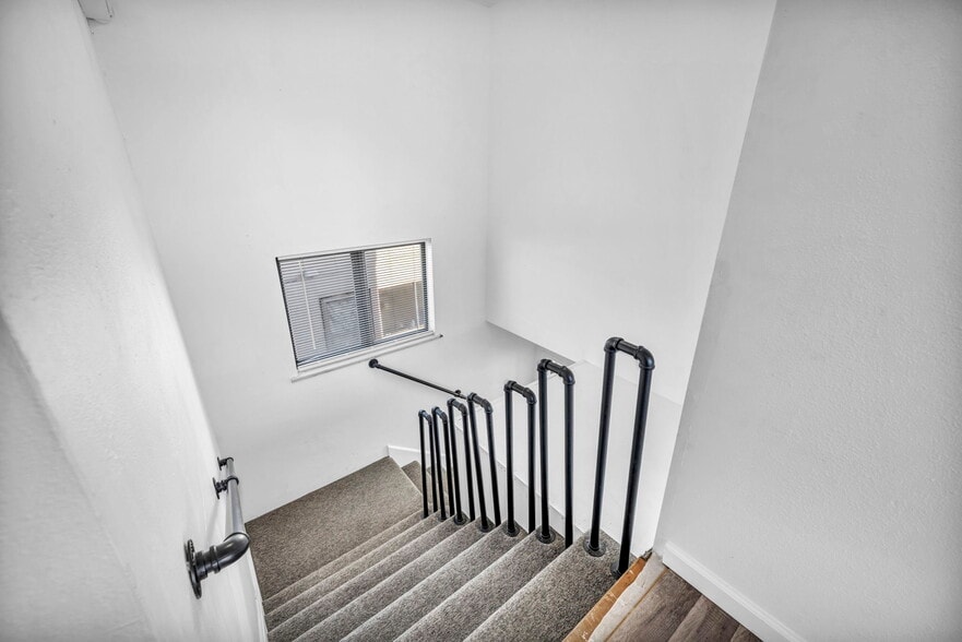 More Photos Of 2 Newcombe Ave, Yerington Office For Sale