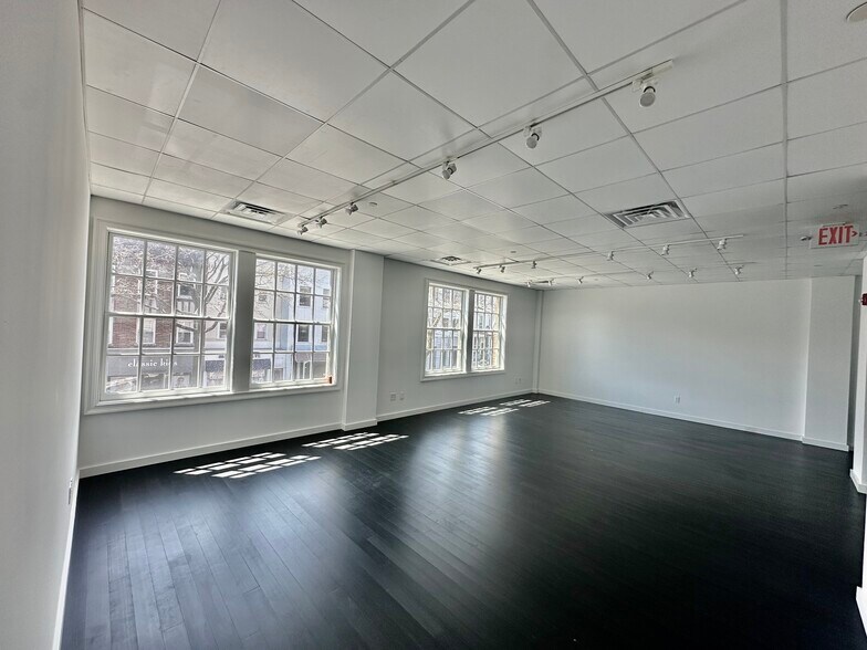 More Photos Of 53 Greenwich Ave, Greenwich Office For Sale