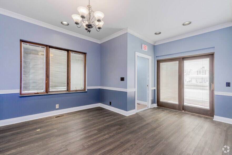 More Photos Of 1220 Washington Ave, Evansville Medical For Sale