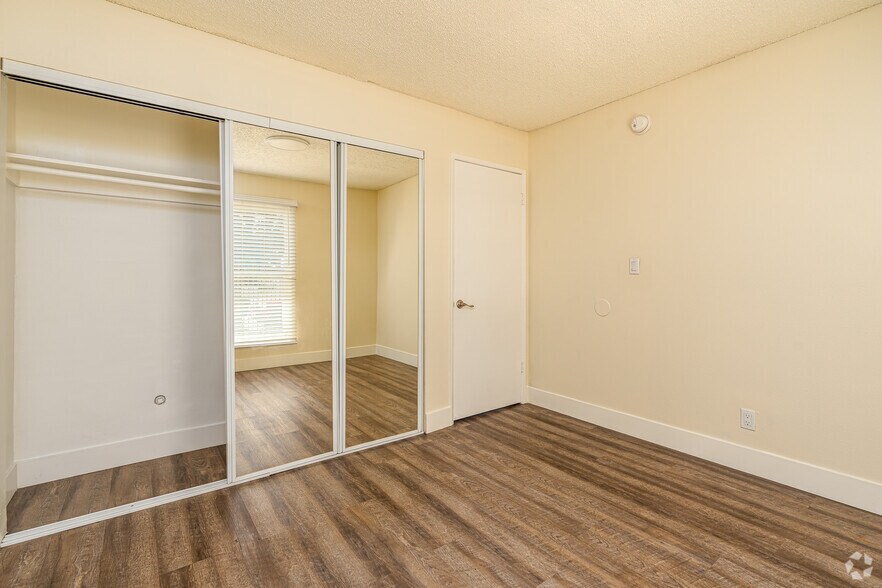 More Photos Of 10560 Haddon Ave, Pacoima Apartments For Sale