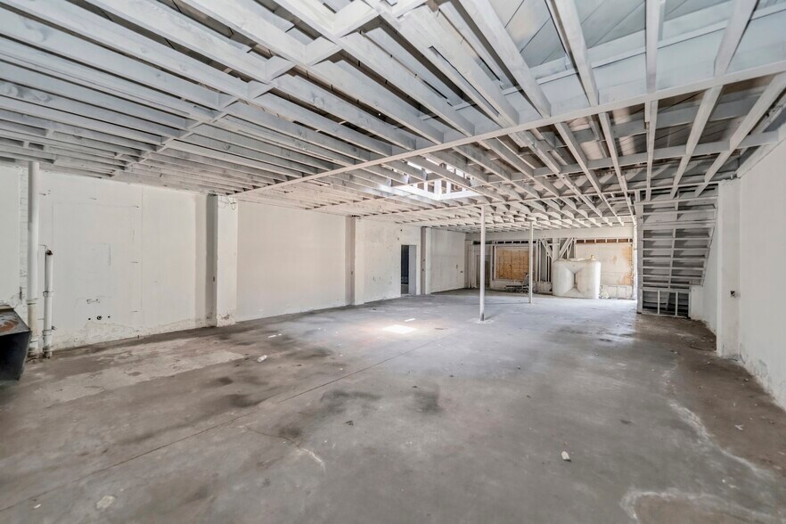 More Photos Of 4810 Firestone Blvd, South Gate Unknown For Lease