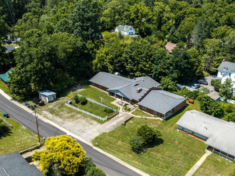 More Photos Of 84 Chestnut Park Dr, Waynesville Healthcare For Sale