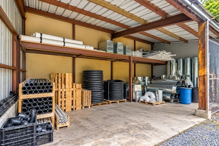 More Photos Of 21 Mainline Dr, Westfield Warehouse For Sale