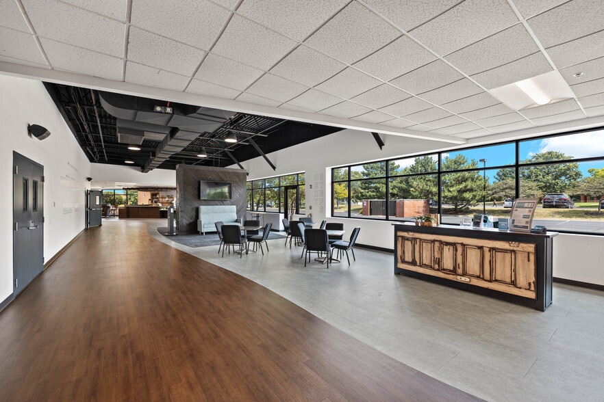 More Photos Of 1231-1251 Windham Pky, Romeoville Office For Sale
