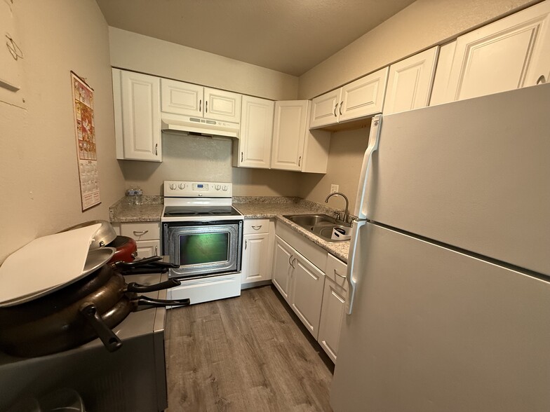More Photos Of 107 University Dr, Colorado Springs Apartments For Sale