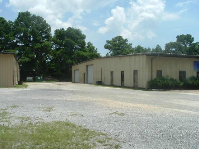 More Photos Of 901 Butler Dr, Mobile Light Distribution For Lease