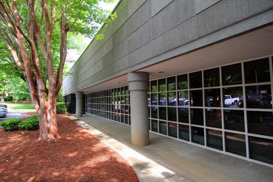 More Photos Of 3587 Parkway Ln, Peachtree Corners Light Distribution For Lease