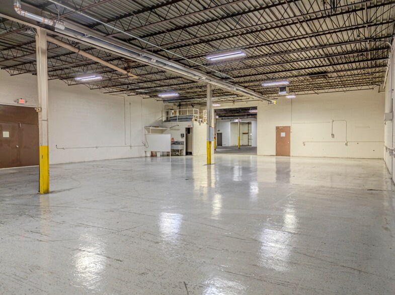More Photos Of 9721 York Alpha Dr, North Royalton Manufacturing For Sale