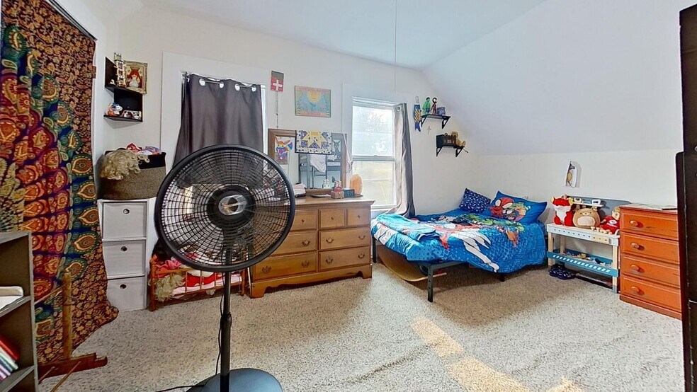 More Photos Of 7 Glen St, Farmington Apartments For Sale