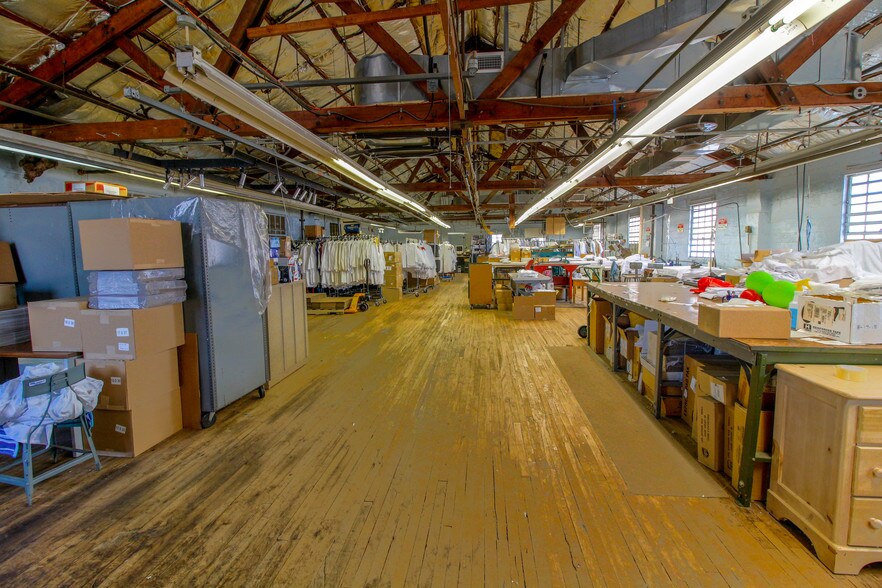 More Photos Of 620-626 Franklin Ave, Essex Warehouse For Sale