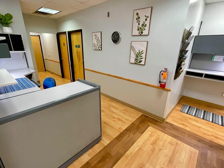 More Photos Of 1125 E Michigan Ave, Battle Creek Storefront Retail Office For Lease