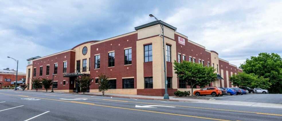 More Photos Of 301 S Main St, Salisbury Light Manufacturing For Lease