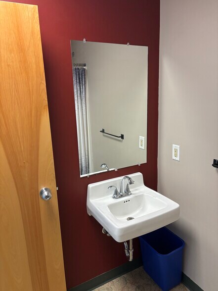 More Photos Of 2299 Woodbury Ave, Newington Medical For Lease