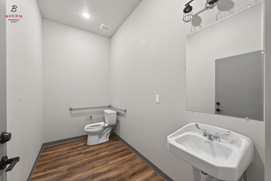 More Photos Of 52 Worth Dr, Boerne Warehouse For Lease