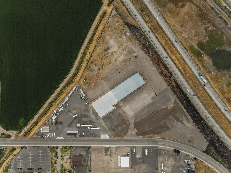 More Photos Of 501 Stover Rd, Grandview Industrial For Sale