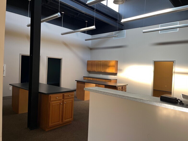 More Photos Of 3710 Messer Airport Hwy, Birmingham Light Distribution For Lease