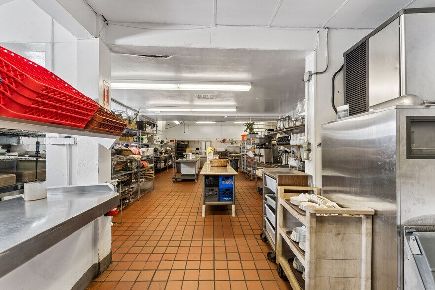 More Photos Of 62 Cove St, New Haven Specialty For Sale