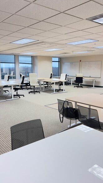 More Photos Of 7500 Greenway Center Dr, Greenbelt Office For Lease