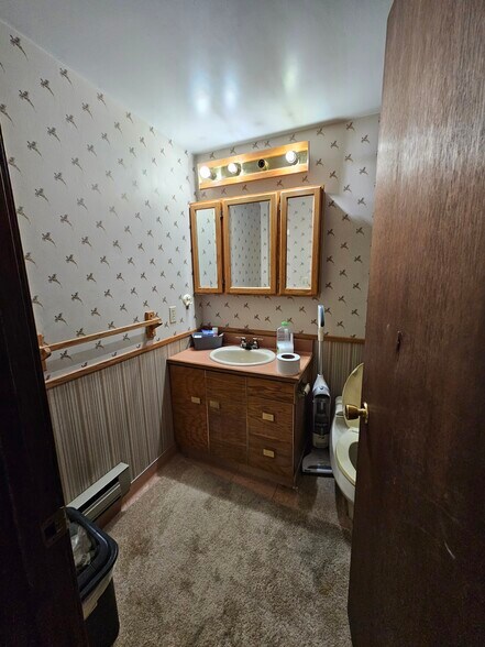 More Photos Of 815 N 1st Ave, Great Falls Auto Dealership For Lease