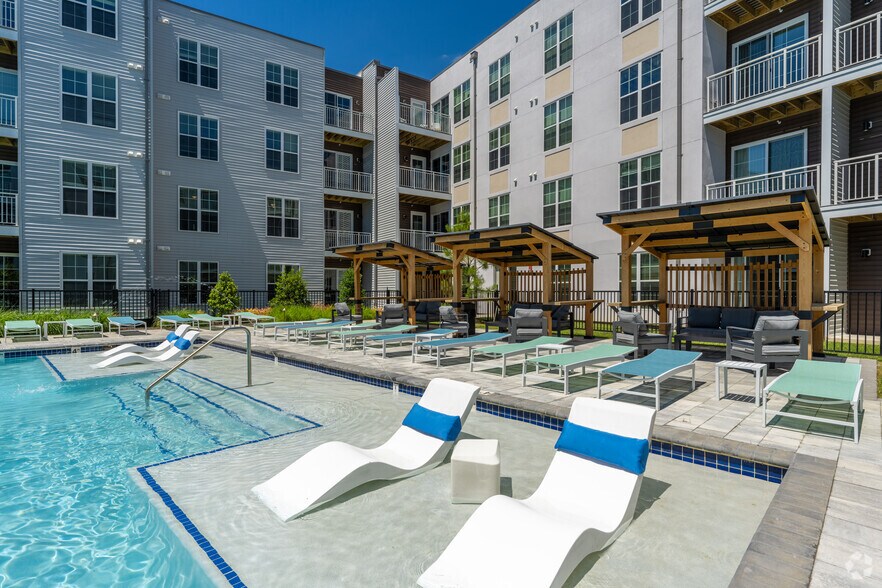 More Photos Of 10945 Nuckols Rd, Glen Allen Apartments For Sale