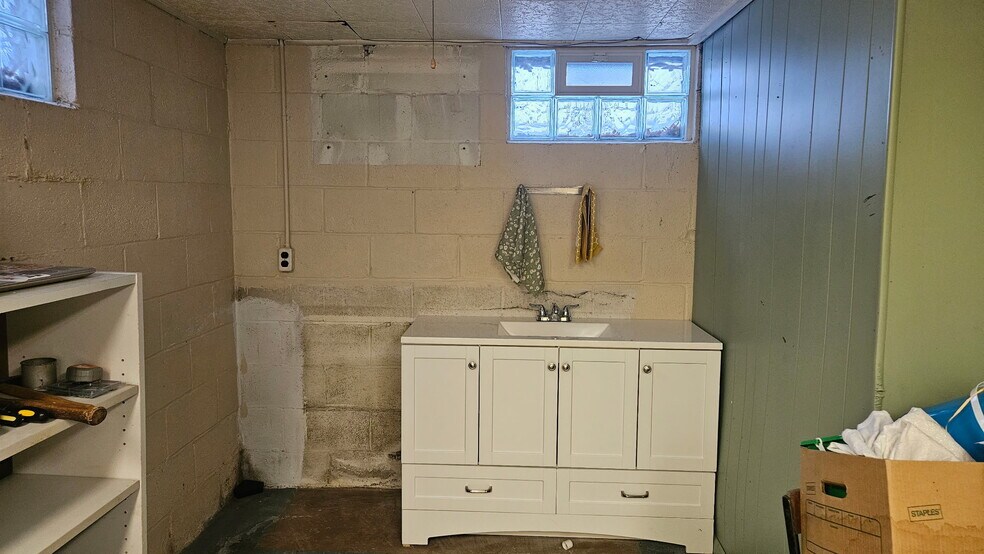 More Photos Of 2055 S Main St, Akron Office For Lease