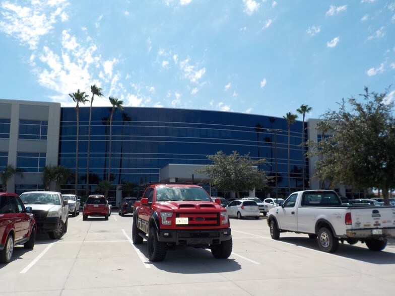 More Photos Of 5700 N Exp 77/83, Brownsville Medical For Lease