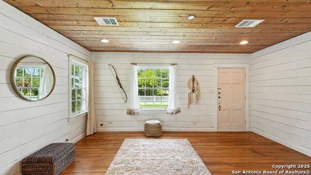 More Photos Of 105 NW River Rd, Martindale Specialty For Sale