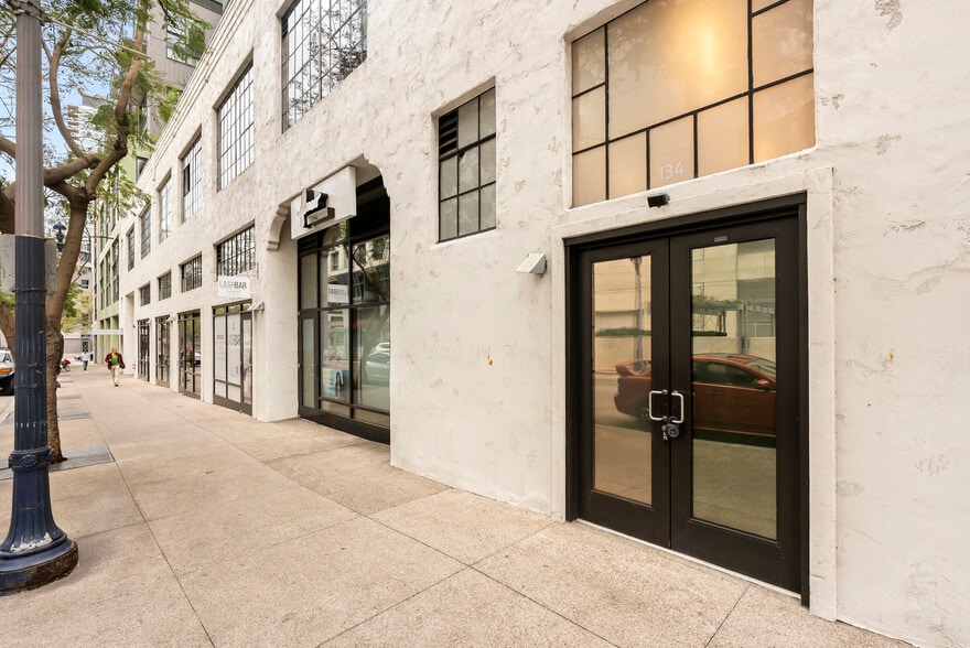 More Photos Of 302-390 11th Ave, San Diego Apartments For Sale