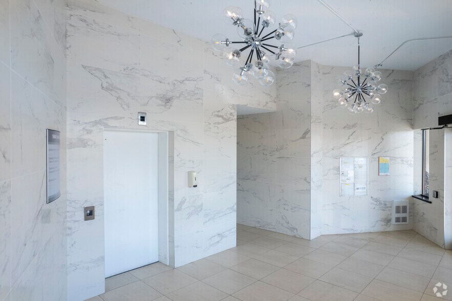 More Photos Of 1600 Stellar Dr, Whitby Office For Sale