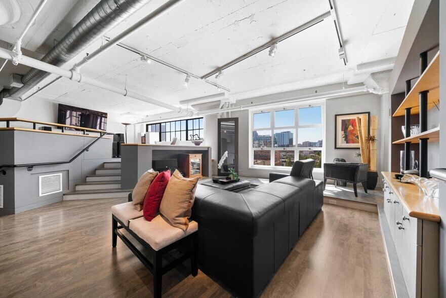More Photos Of 1314 NW Irving St, Portland Apartments For Sale