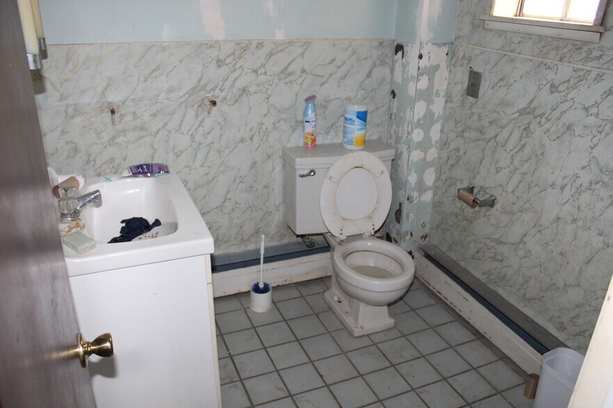 More Photos Of 5112 Umbria St, Philadelphia Light Manufacturing For Lease