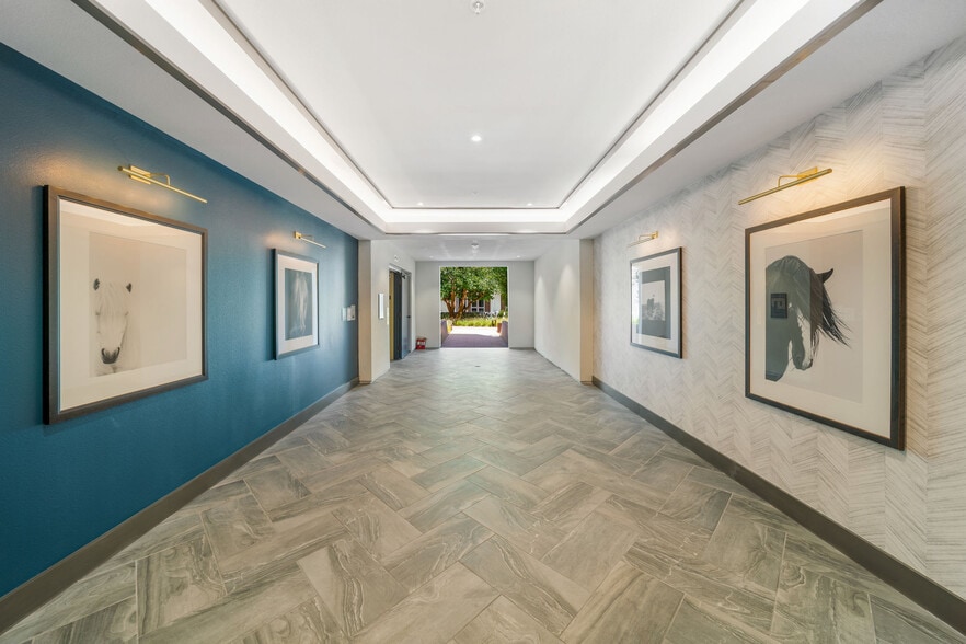 More Photos Of 585 Anton Blvd, Costa Mesa Apartments For Lease