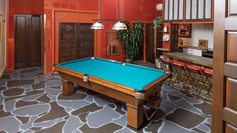 More Photos Of 607 4th St, Los Angeles Showroom For Sale