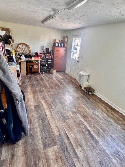 More Photos Of 4611 Ewell Rd, Fredericksburg Auto Dealership For Sale