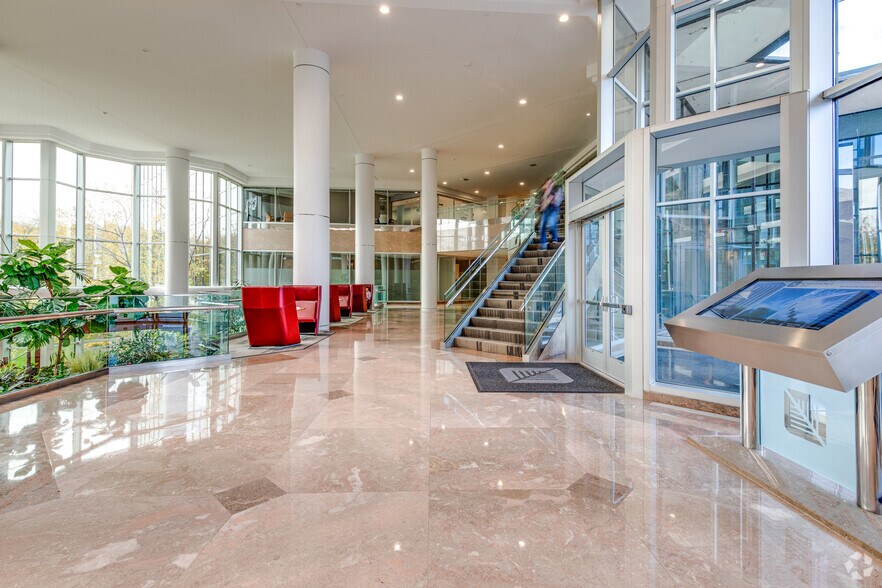 More Photos Of 8400 Normandale Lake Blvd, Bloomington Coworking Space